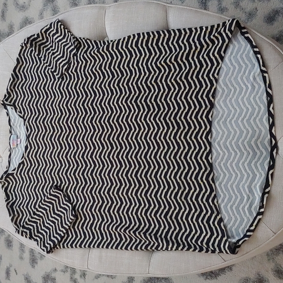 5/$25 Lularoe Irma Shirt Top Tunic Small S Black Yellow - Picture 1 of 5